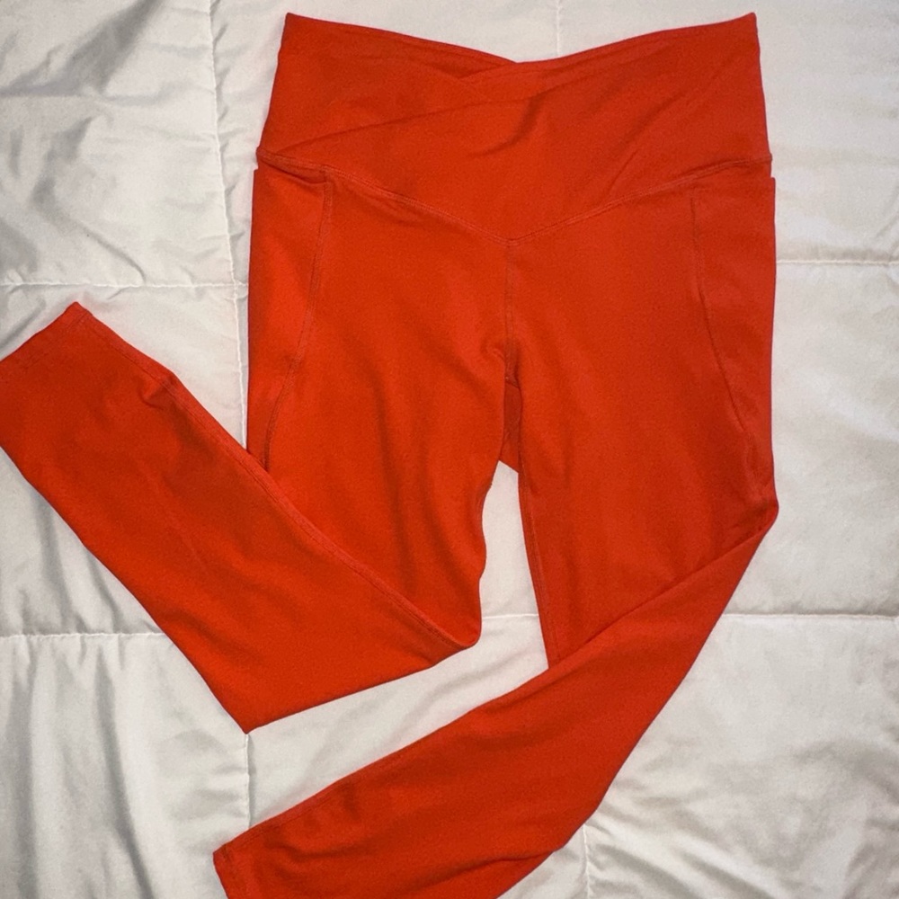 Fabletics Oasis PureLuxe HW Crossover 7/8
Legging in Orange - Picture 3 of 5